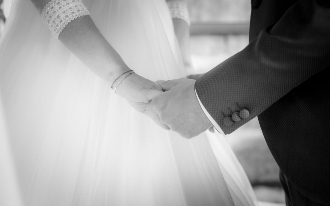 Cómo Ahorrar en una Boda: Consejos para Bodas Baratas y Económicas